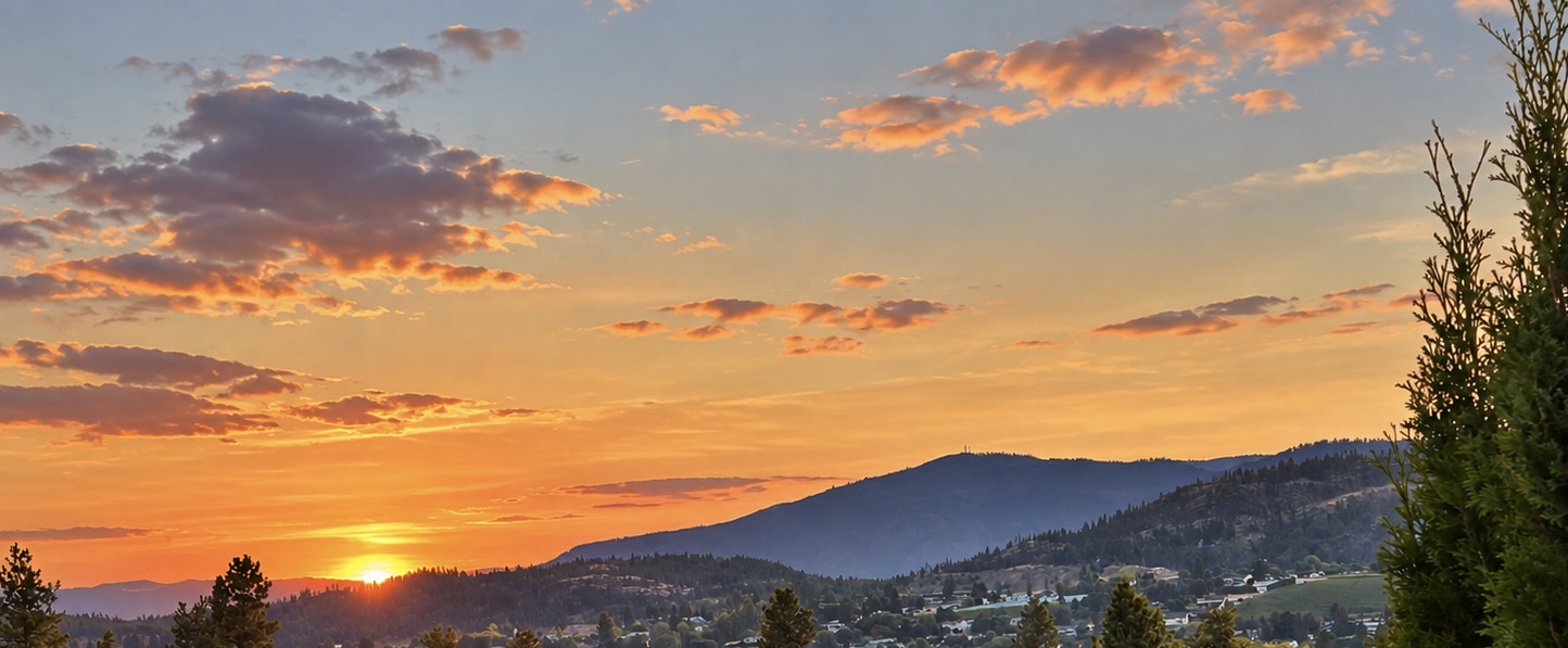 Sunset and mountain view from Lake Country Retreat
