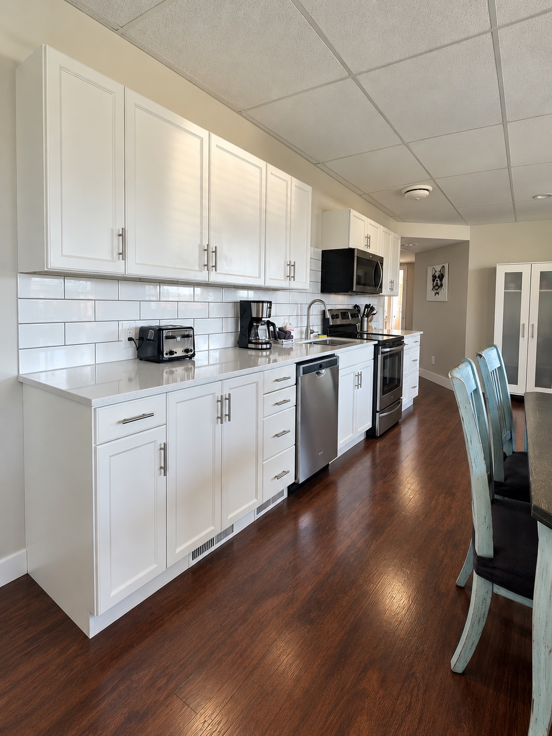 Full kitchen